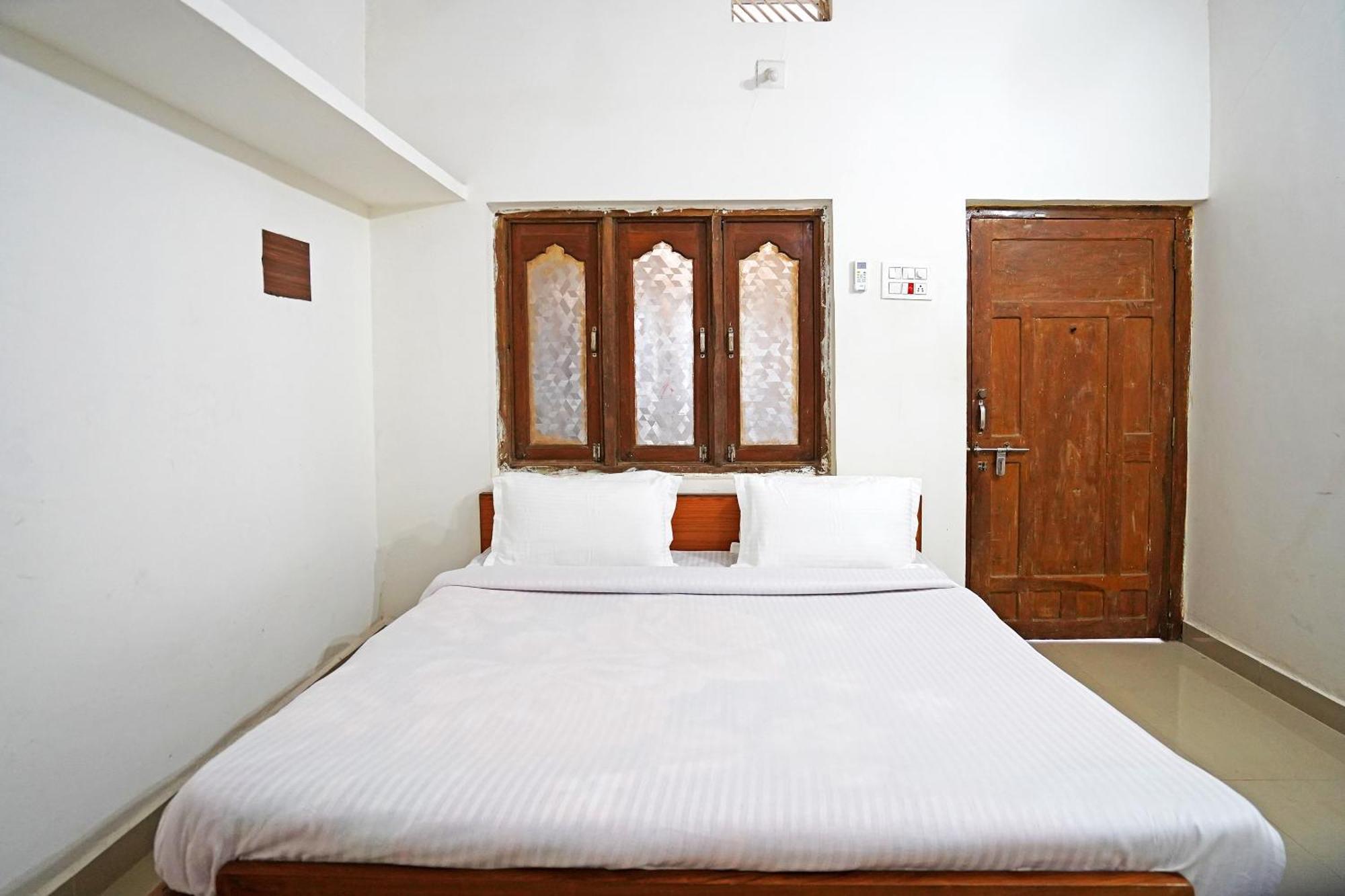 Oyo Home Unity Home Stay Rajpipla Exterior photo