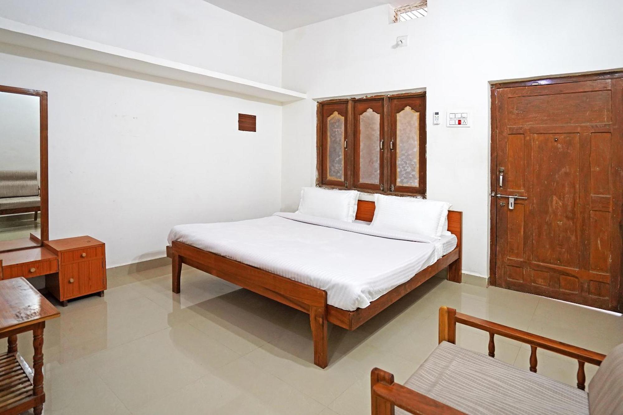 Oyo Home Unity Home Stay Rajpipla Exterior photo